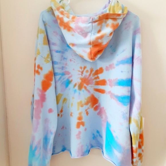 Lisa Simpson hoodie - Picture 2 of 4